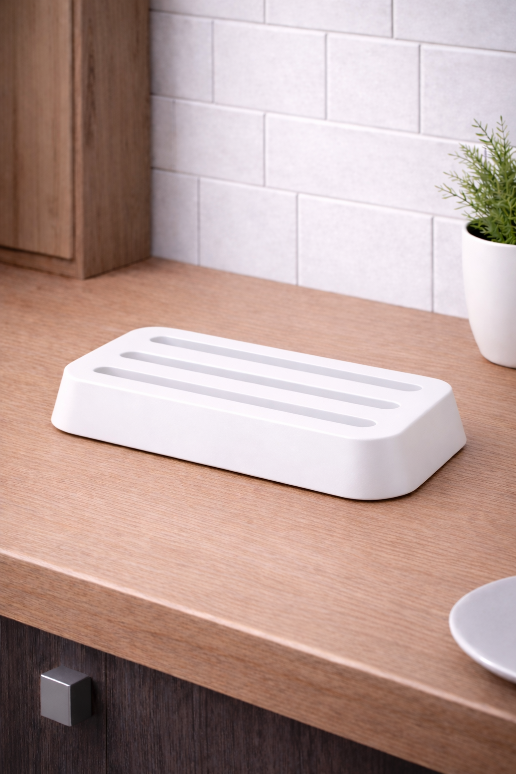 MonoForm Cutting Board Holder